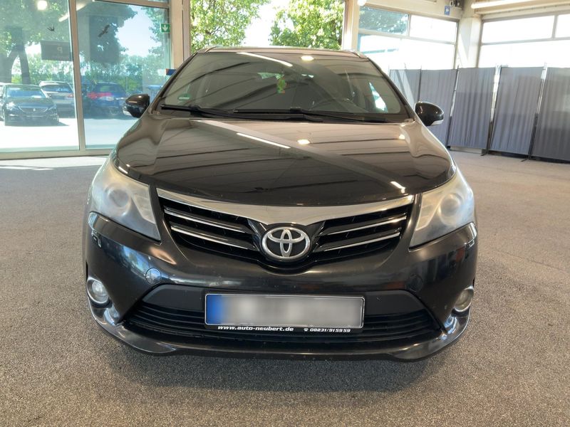 Toyota Avensis 2.2 D-4D Life 2012 – снимка 14