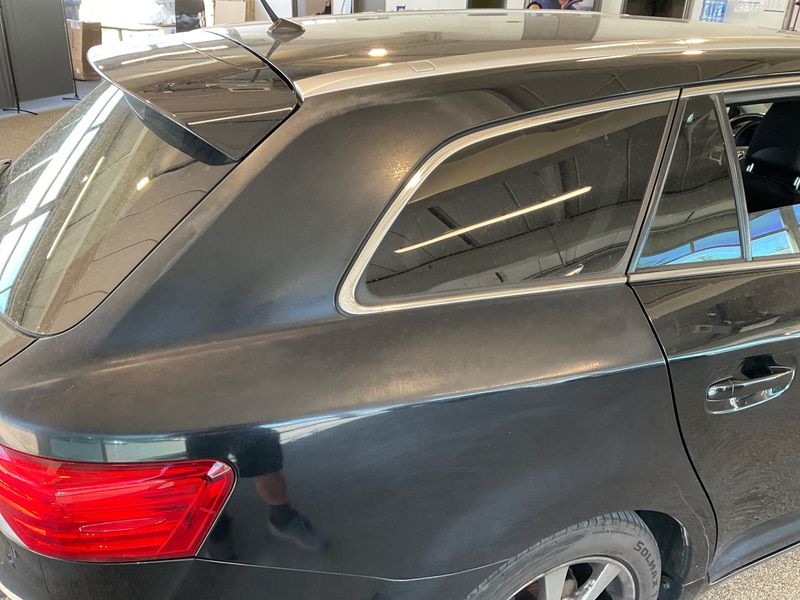Toyota Avensis 2.2 D-4D Life 2012 – снимка 23