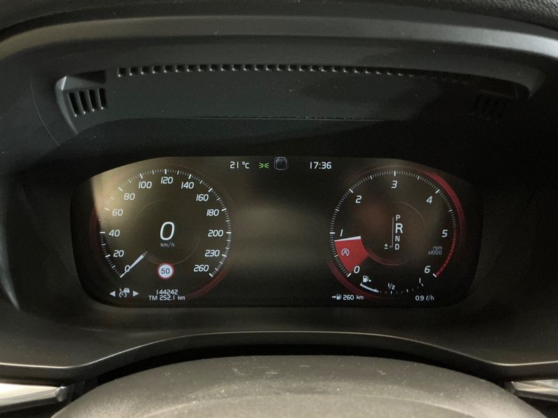 Volvo XC60 2.0 D4 Inscription AWD 2017 – снимка 18