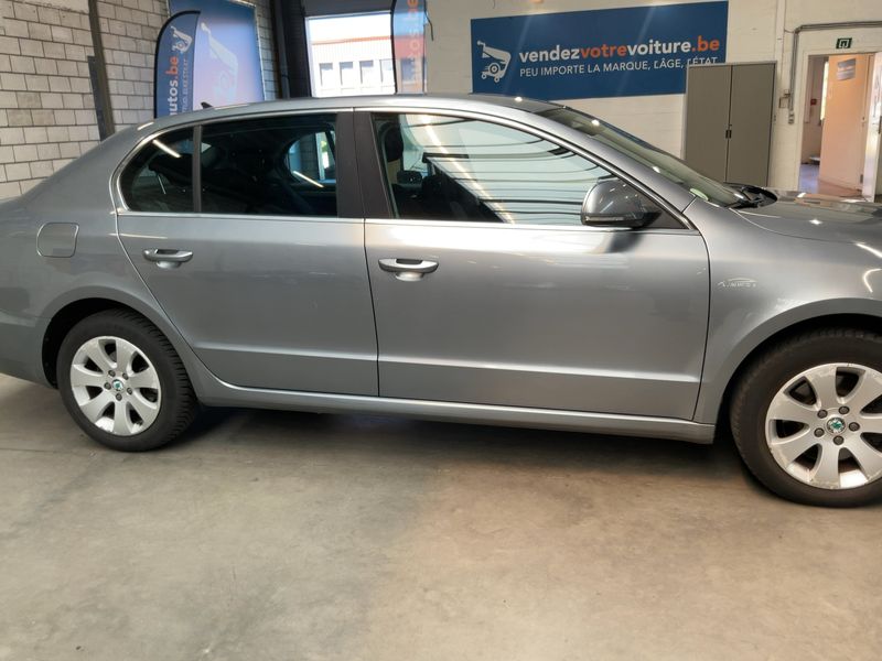 Skoda Superb 2.0 TDI Ambition 2012 – снимка 10