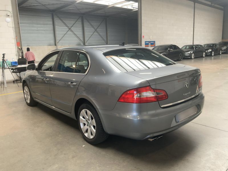 Skoda Superb 2.0 TDI Ambition 2012 – снимка 6