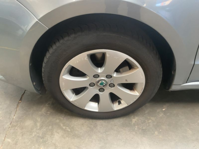 Skoda Superb 2.0 TDI Ambition 2012 – снимка 3