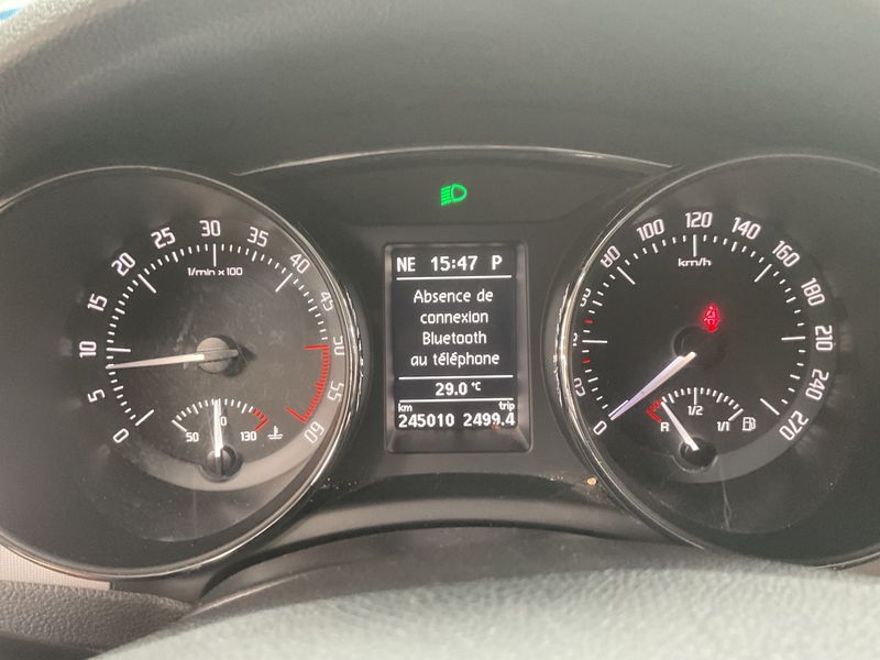 Skoda Superb 2.0 TDI Ambition 2012 – снимка 18