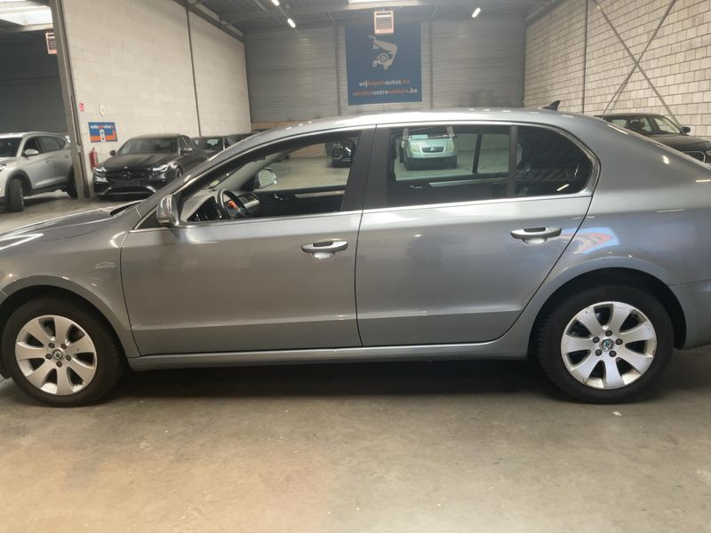 Skoda Superb 2.0 TDI Ambition 2012 – снимка 4