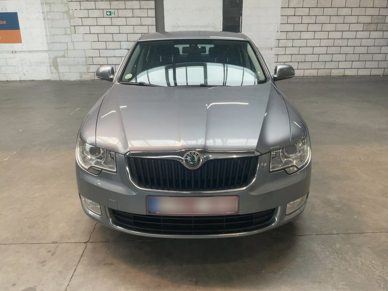 Skoda Superb 2.0 TDI Ambition 2012 – снимка 14