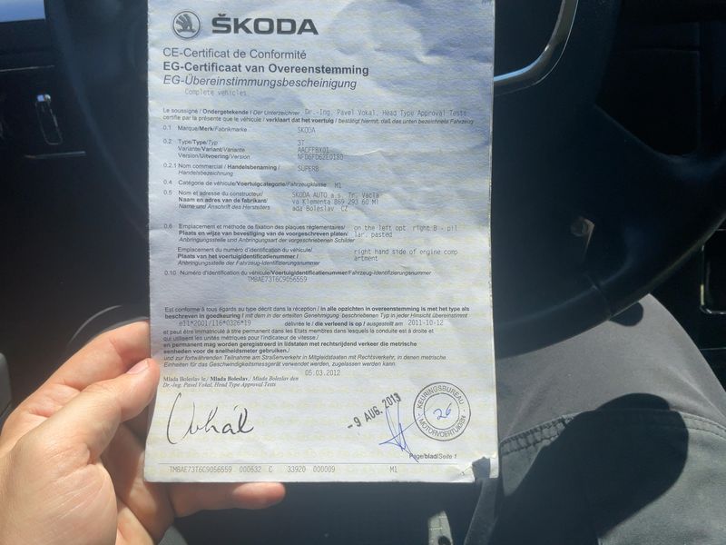 Skoda Superb 2.0 TDI Ambition 2012 – снимка 21