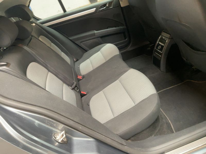 Skoda Superb 2.0 TDI Ambition 2012 – снимка 19