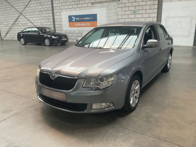 Skoda Superb 2.0 TDI Ambition 2012 – снимка 1