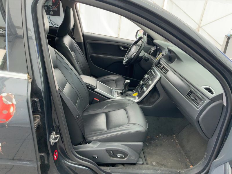 Volvo V70 2.0 D3 Summum 2017 – снимка 16