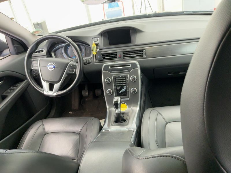 Volvo V70 2.0 D3 Summum 2017 – снимка 17