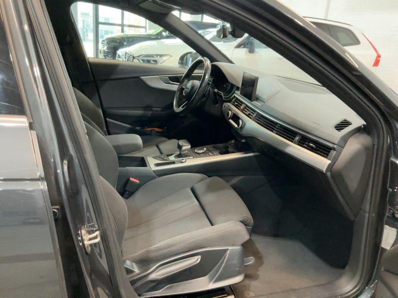 Audi A4 2.0 TFSI ultra Sport 2016 – снимка 16