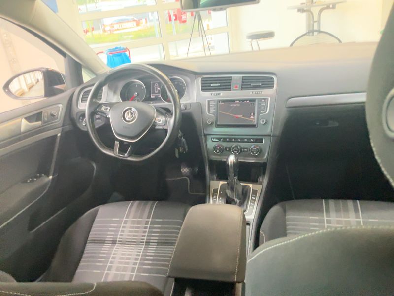 Volkswagen Golf VII 1.6 TDI Lounge BlueMotion Tech 2015 – снимка 17