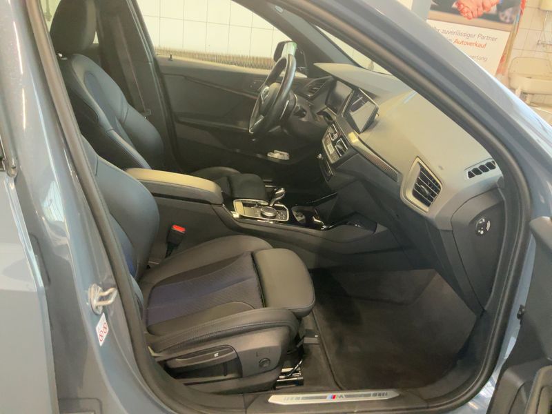 BMW 1er 120i M Sport 2023 – снимка 18
