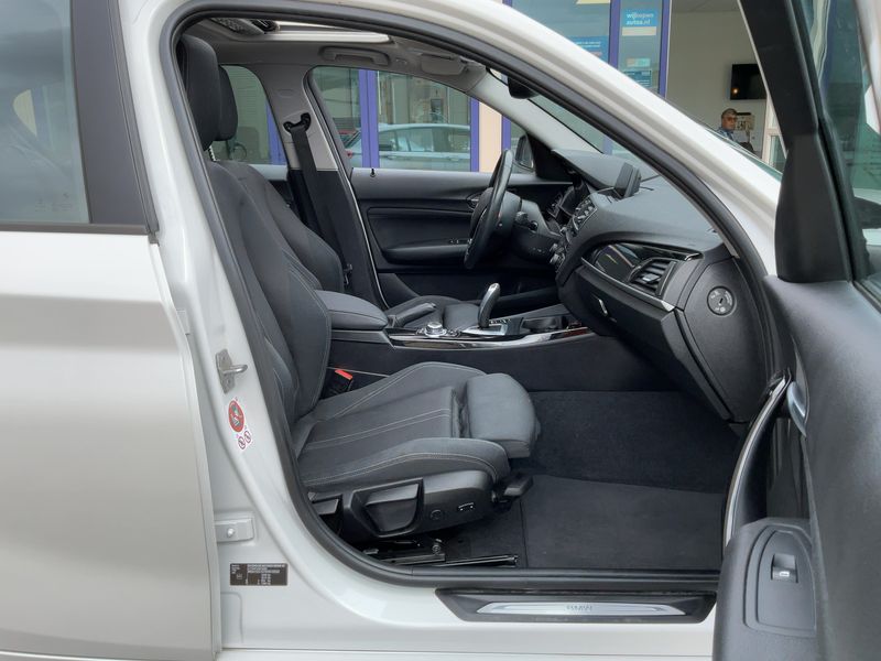 BMW 1er 118d Sport Line 2017 – снимка 16
