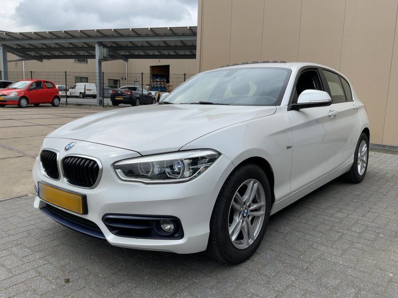 BMW 1er 118d Sport Line 2017 – снимка 1