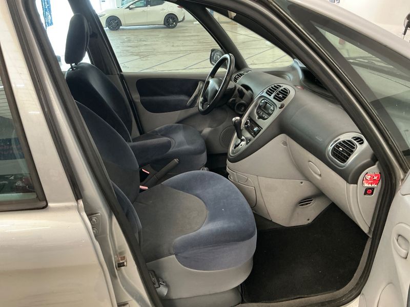 Citroen Xsara Picasso 2.0 Exclusive 2004 – снимка 3