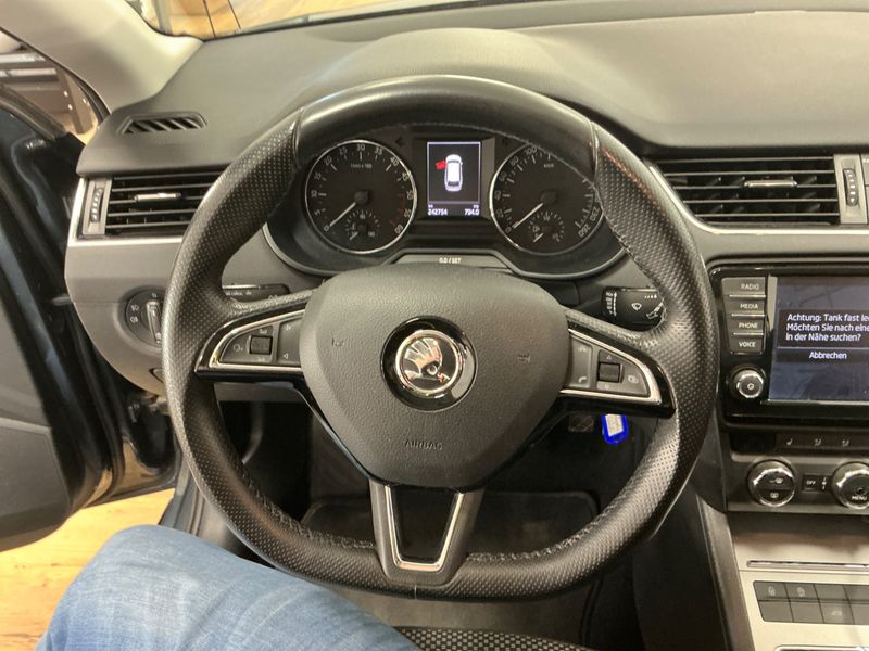 Skoda Octavia 2.0 TDI Ambition 4x4 2015 – снимка 28