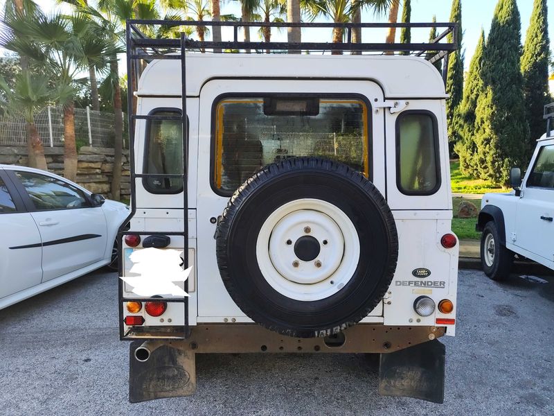 Land Rover Defender 2.2 Td4 110 SE Station Wagon 2013 – снимка 4