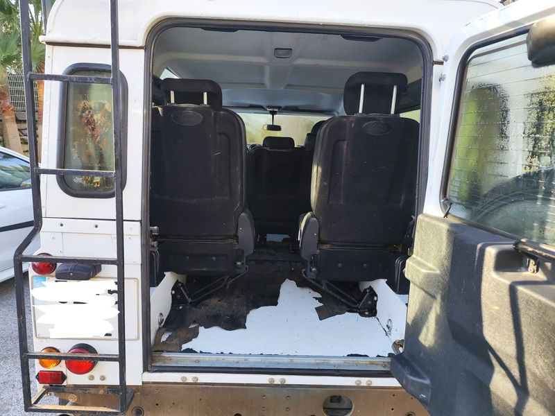 Land Rover Defender 2.2 Td4 110 SE Station Wagon 2013 – снимка 9