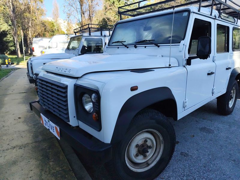 Land Rover Defender 2.2 Td4 110 SE Station Wagon 2013 – снимка 2