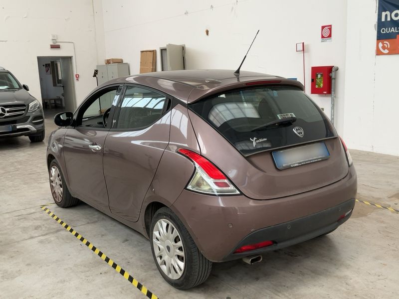 Lancia Ypsilon 1.2 Gold 2015 – снимка 6