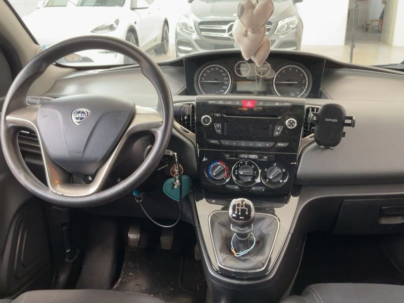 Lancia Ypsilon 1.2 Gold 2015 – снимка 17
