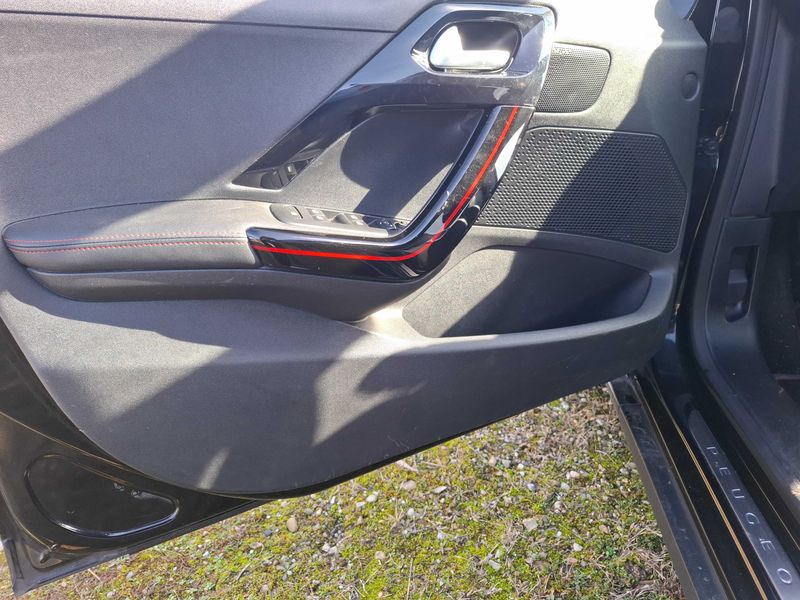 Peugeot 2008 1.2 e-THP GT Line 2016 – снимка 70