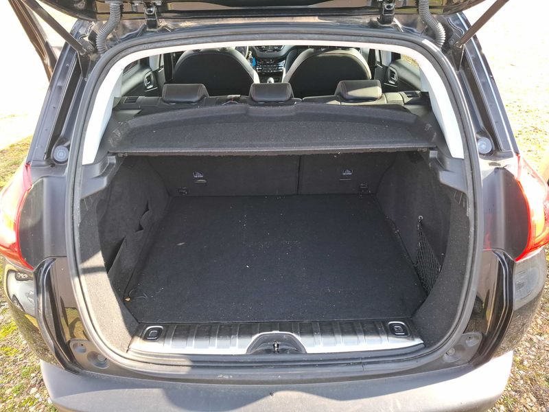 Peugeot 2008 1.2 e-THP GT Line 2016 – снимка 9