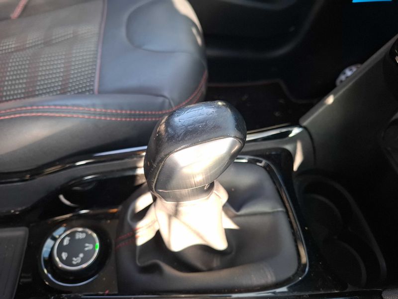 Peugeot 2008 1.2 e-THP GT Line 2016 – снимка 51