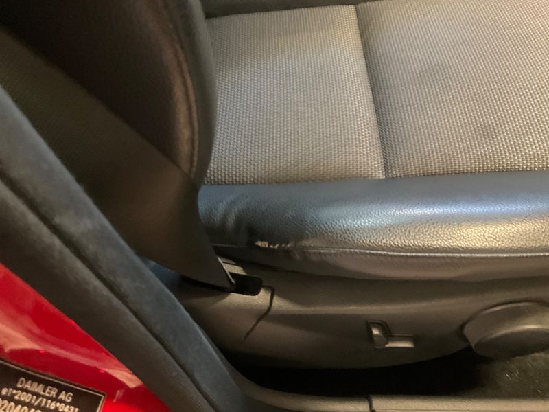 Mercedes-Benz C-Klasse C 180 CGI BlueEfficiency Avantgarde 2010 – снимка 31