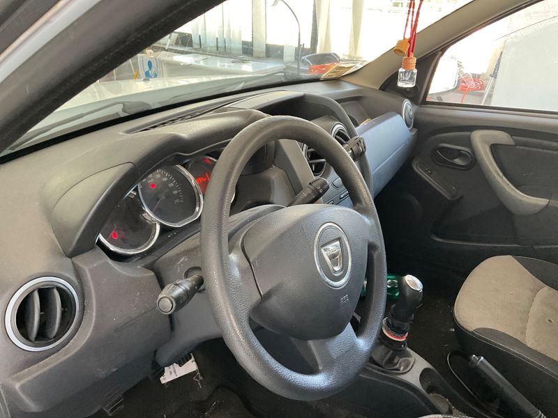 Dacia Duster 1.6 LPG Ambiance 4x2 2015 – снимка 26