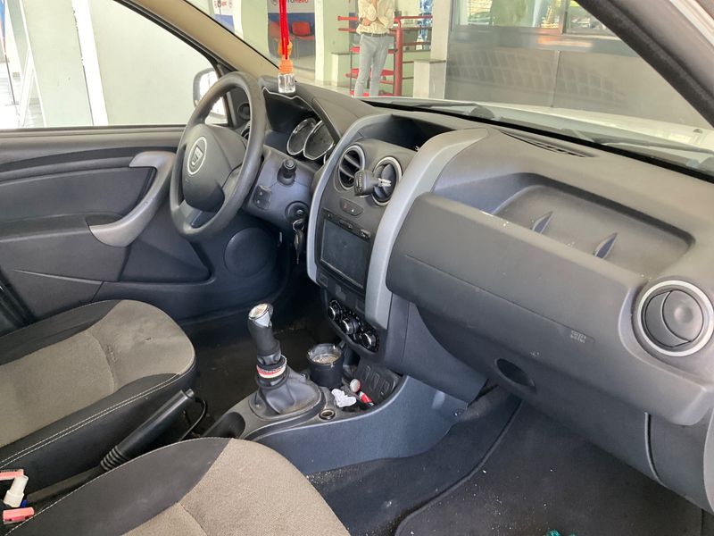 Dacia Duster 1.6 LPG Ambiance 4x2 2015 – снимка 31