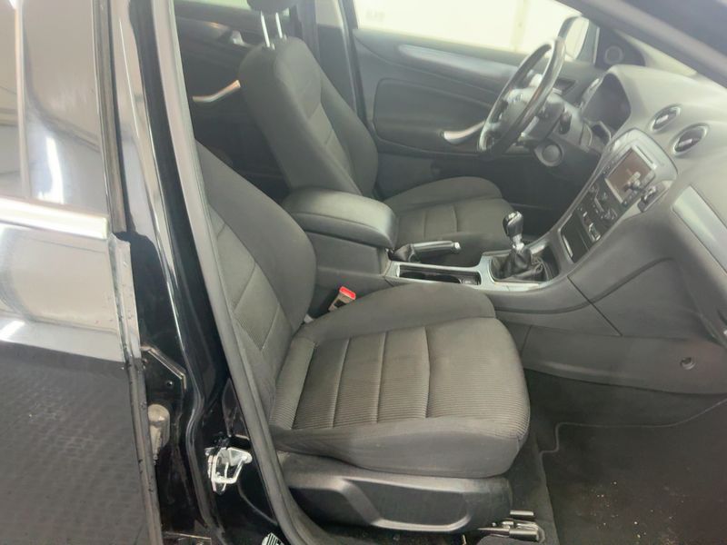 Ford Mondeo 2.0 EcoBoost Business Edition 2014 – снимка 16