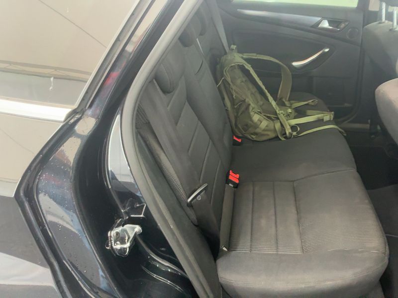 Ford Mondeo 2.0 EcoBoost Business Edition 2014 – снимка 19
