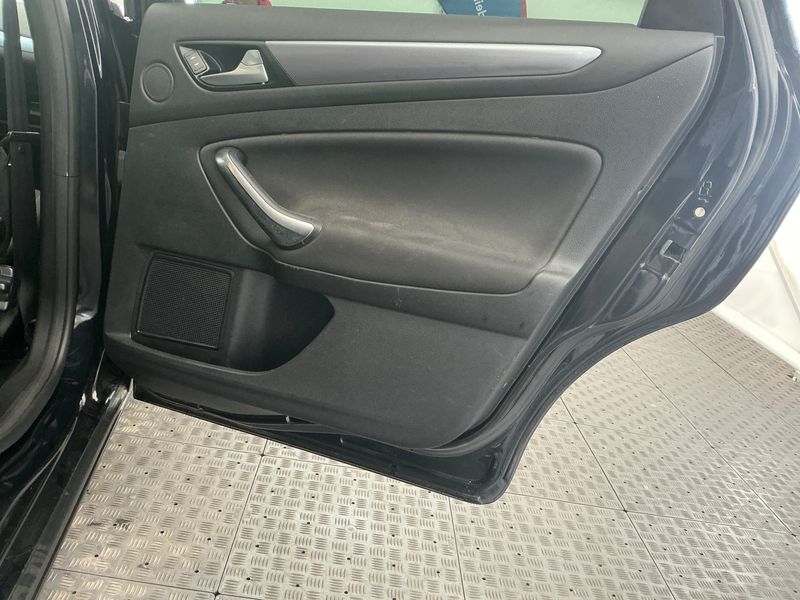 Ford Mondeo 2.0 EcoBoost Business Edition 2014 – снимка 24