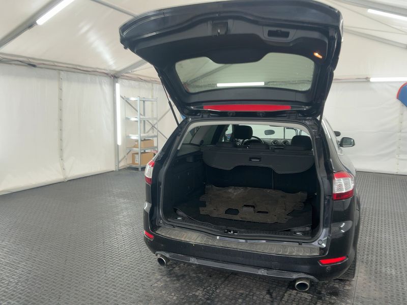 Ford Mondeo 2.0 EcoBoost Business Edition 2014 – снимка 15