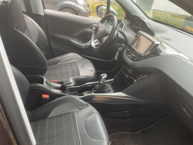 Peugeot 2008 1.6 Allure 2014 – снимка 16