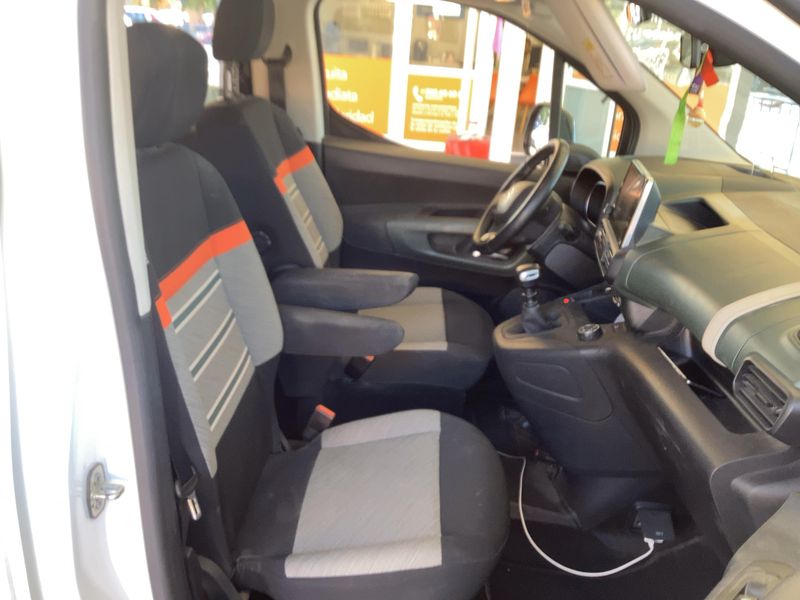 Citroen Berlingo 1.5 Blue-HDi Shine XL 2020 – снимка 16