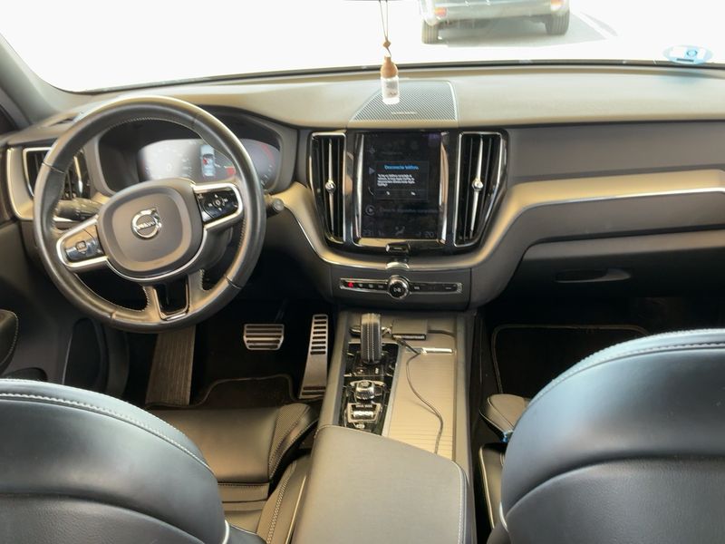 Volvo XC60 2.0 T6 Plug-in Hybrid R Design AWD 2021 – снимка 17