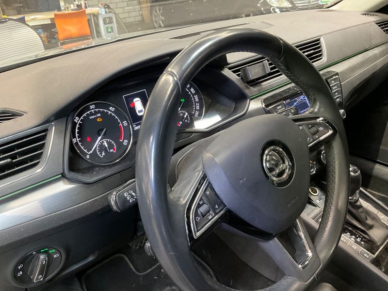 Skoda Superb 2.0 TDI Style 2016 – снимка 27