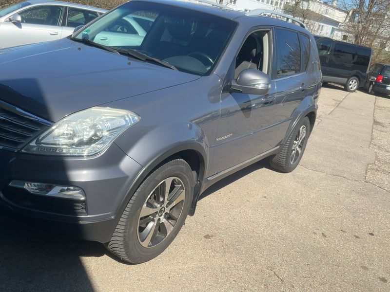 Ssangyong Rexton 2.0 TD Sapphire 4x4 2016 – снимка 2