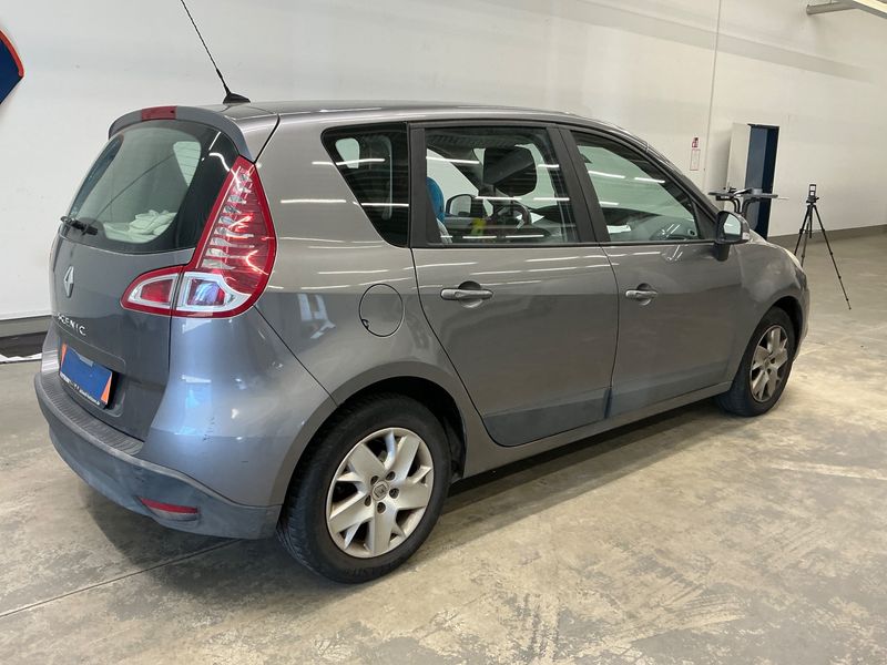 Renault Scenic 1.6 TomTom Edition 2011 – снимка 2