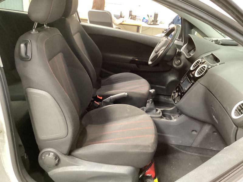 Opel Corsa 1.3 CDTI Color Edition 2011 – снимка 3