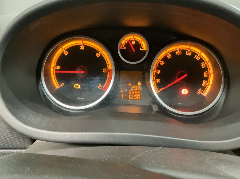 Opel Corsa 1.3 CDTI Color Edition 2011 – снимка 4
