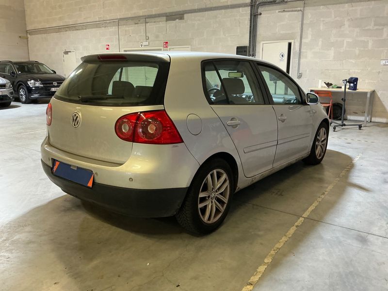 Volkswagen Golf V 2.0 FSI Sportline 2005 – снимка 2