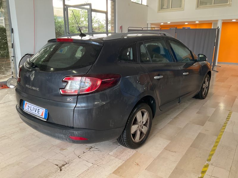 Renault Megane 1.5 dCi Dynamique 2010 – снимка 2