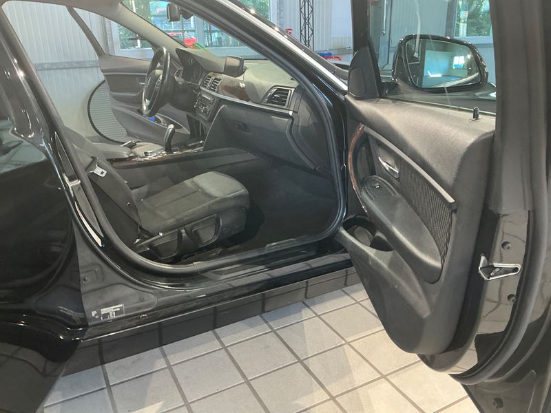 BMW 3er 320d 2012 – снимка 24
