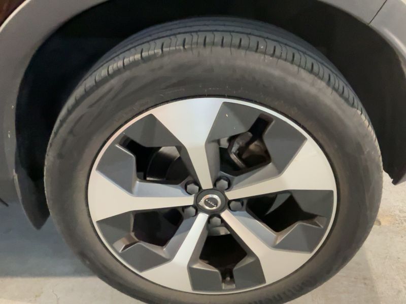 Volvo XC40 2.0 B3 Mild-Hybrid Core 2WD 2022 – снимка 5