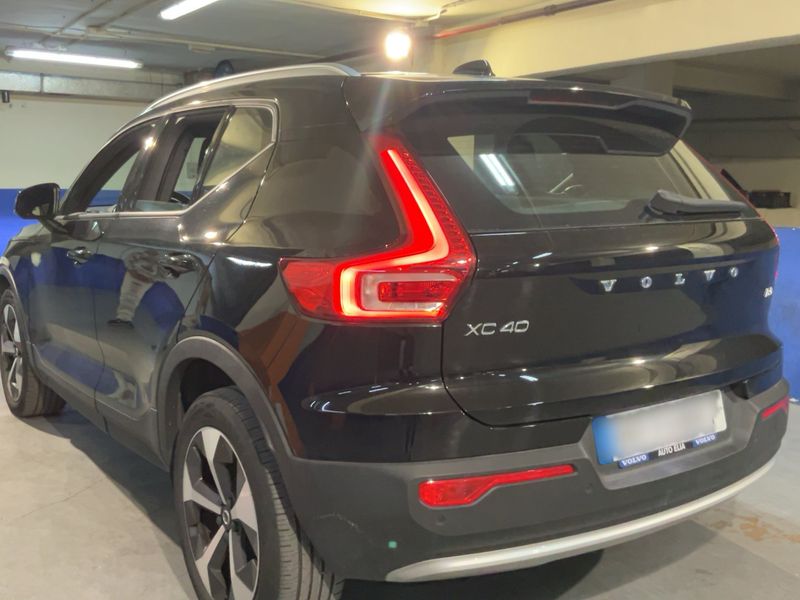 Volvo XC40 2.0 B3 Mild-Hybrid Core 2WD 2022 – снимка 6