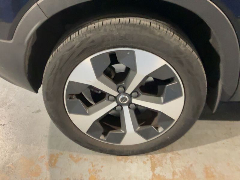 Volvo XC40 2.0 B3 Mild-Hybrid Core 2WD 2022 – снимка 9